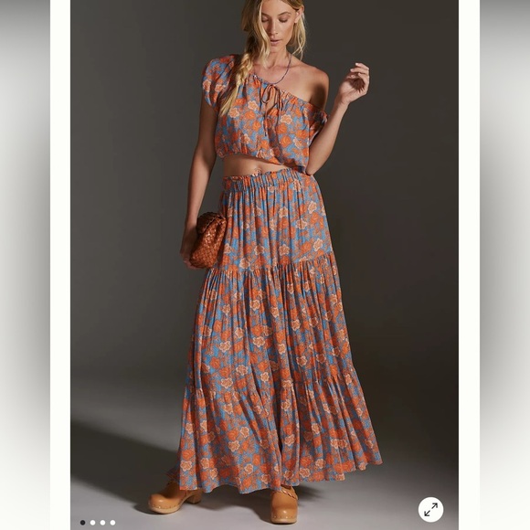 Sundry Saanvi Floral Skirt Tiered Maxi Size: Small
Free top with purchase - Picture 1 of 11